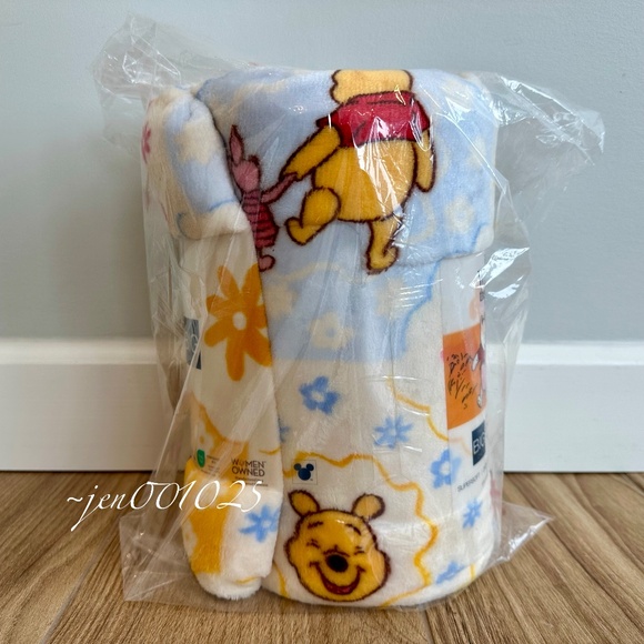 Disney Winnie the Pooh Oversized Plush Throw Blanket 5x6 ft - Picture 7 of 9